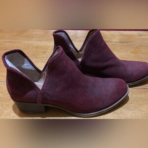 Ladies Size 8 1/2 M Lucky Brand Maroon Leather Boots